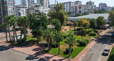 Ferdi Zeyrek'in adı Muratpaşa'da bir parkta yaşatılacak