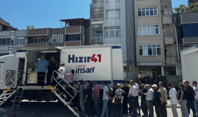 Hızır 41, Sındırgı'da depremzedelerin yanında