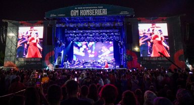 İEF'te Candan Erçetin rüzgârı