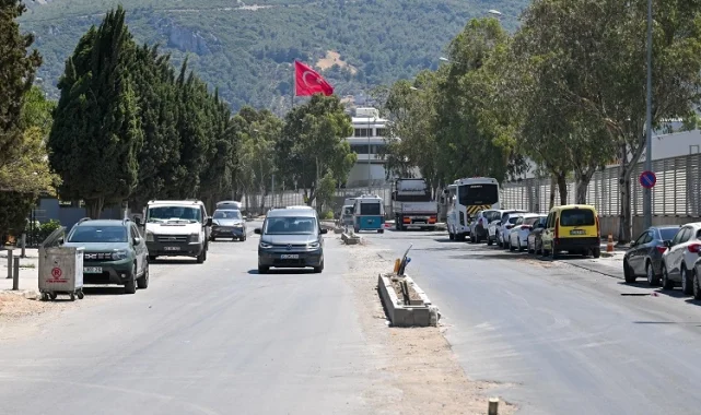 İzmir Bornova'da Pınar Caddesi yeni çehresine kavuşuyor