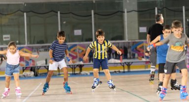 İzmir'de tekerlekli paten kursuna ilgi yoğun