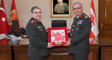 Kara Kuvvetleri ve Genelkurmay'da devir teslim