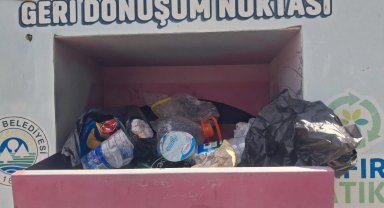 Keşan'da giysi toplama kutularında çöp tepkisi!