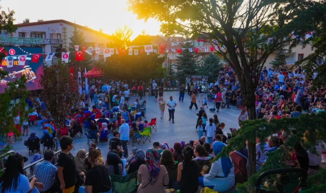 Kibar Feyzo Keçiören'de kahkaha dolu bir gece yaşattı