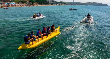 Kocaeli'de 'engelsiz' deniz keyfi