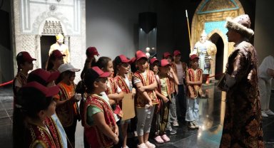 Konya'da 3 bin öğrenci 6 tarihi mekanda 6 tarihi karakteri tanıyor