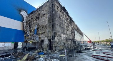 Koskoca fabrika küle döndü
