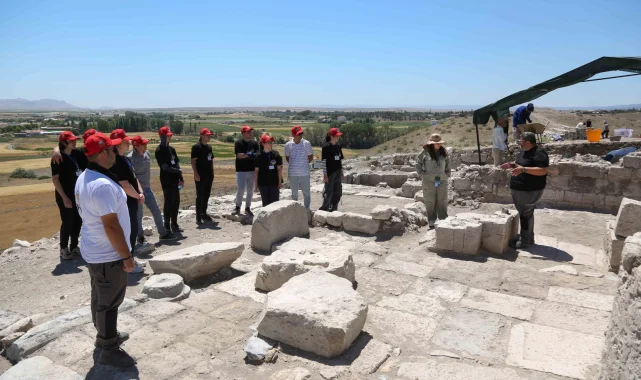 Lystra Antik Kenti'nde arkeoloji yaz kampı... Konyalı öğrenciler tarihe dokundu!