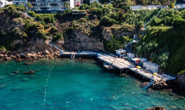 Muratpaşa Falez Plajları yazın vazgeçilmez rotası oldu
