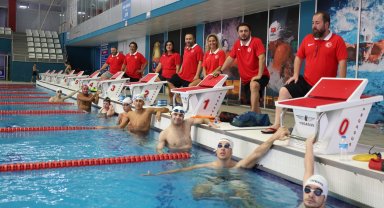 Özel Sporcular Yüzme Milli Takımı Sakarya'da kampta