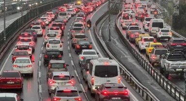 Trafiğe kayıtlı araç 32,6 milyonu aştı... Elektrikli ve hibrit araçlarda artış