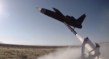 TUSAŞ'ın 'Şimşek K'si ilk kez roket destekli kalktı