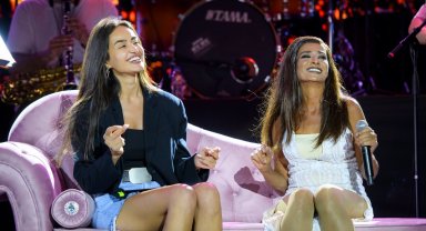 Yıldız Tilbe'den Harbiye'de yıldızlar geçidi