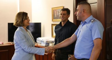 Yolcusunu hastaneye yetiştiren şoföre Başkan Ünlüce'den teşekkür