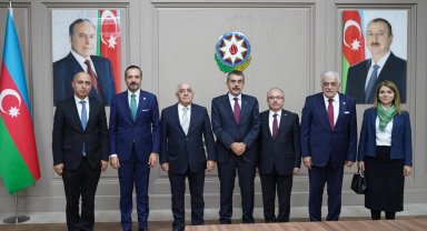 Azerbaycan Başbakanı Asadov, Bakan Tekin'i ağırladı