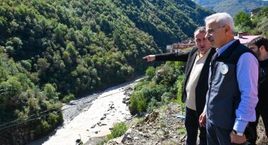 Bakan Uraloğlu Artvin'de... Sel ve heyelan hasarlarını inceledi
