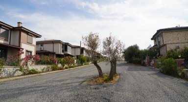 Balıkesir Edremit'te yol çalışmaları tam gaz