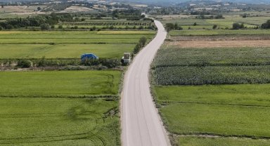 Balıkesir'in kırsal yolları modernleşiyor