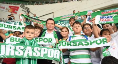 Başkan Aydın, Bursaspor maçını çocuklarla izledi