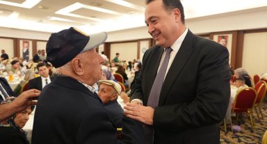 Başkan Dutlulu Manisa'da şehit yakınları ve gazileri ağırladı