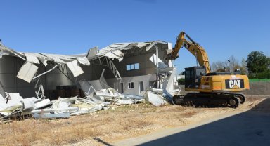 Bursa Nilüfer'de 2 kaçak yapı daha yıkıldı