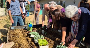 Bursa Nilüfer'de Alzheimer farkındalığına fidelerle destek