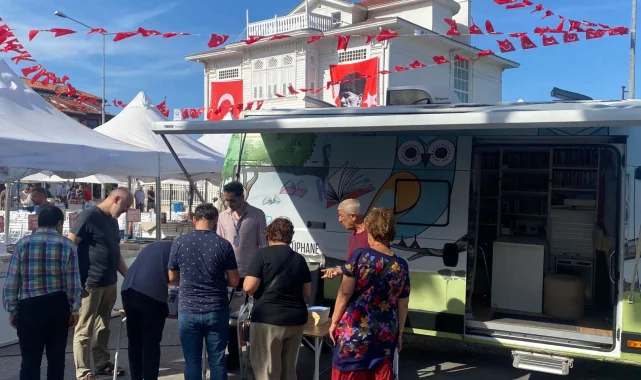 Bursa Nilüfer'in Gezici Kütüphanesi Mudanya'ya konuşlandı