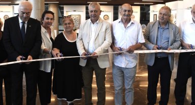 Bursa Osmangazi'de "Emeklilikten Bugüne Çini Sergisi" açıldı