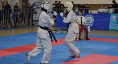 Bursa Yıldırımlı karatecilerden madalya yağmuru