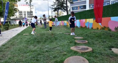 Bursa'da sokaklar çocuklarla gülümsüyor