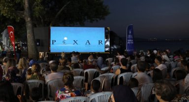 Bursa'da yıldızlar altında sineme keyfi