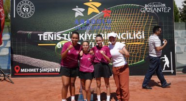 Büyükşehir'in tenis takımından gururlandıran başarı