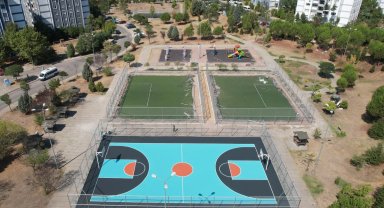 Çayırova'daki Gençlik Parkı'nın sahalarına yenileme