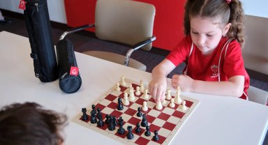 Çilek yaz okulu yüzlerce çocuğa unutulmaz bir tatil yaşattı