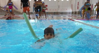 Denizli'de miniklere ücretsiz yüzme kursu