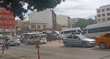 Edirne Keşan'da köy garajında trafik krizi