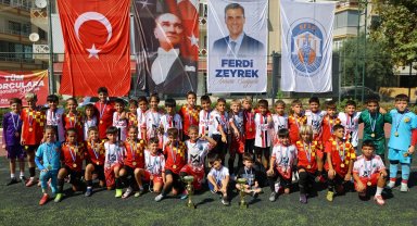 Efes Selçuk'ta Ferdi Zeyrek müsabakaları futbolseverleri buluşturdu
