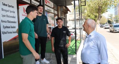 Gebze'de Başkan Büyükgöz'den Güzeller esnafına ziyaret