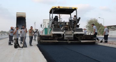 Güngör Geçer, Buruk TOKİ'de süren asfaltlama çalışmalarını denetledi