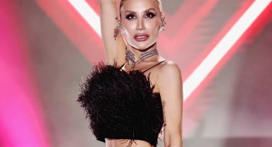 İrem Derici'den sahnelere güçlü dönüş: Söke'de alkış yağmuru