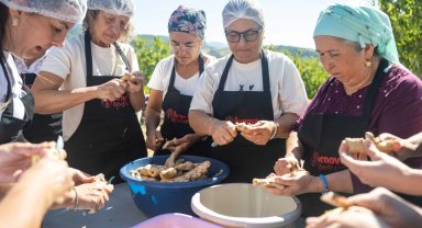 İzmir Bornova'da tatlı telaş