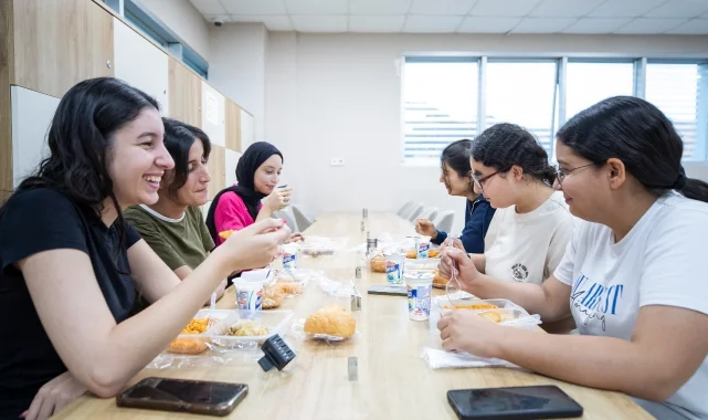 İzmir Büyükşehir'den üniversitelilere barınma desteği: Bu yıl da zam yok