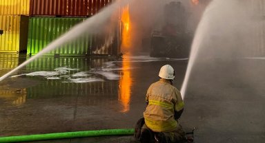 İzmir İtfaiyesi, Aliağa'da büyük felaketin önüne geçti