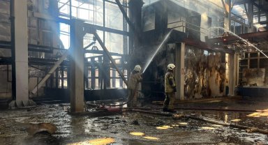 İzmir'de ALOSBİ'deki fabrika yangını kontrol altında