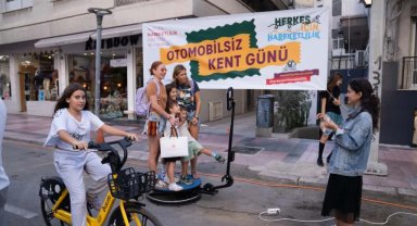 İzmir'de yayalardan 'Otomobilsiz Kent Günü' keyfi