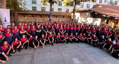 İzmir'in emektarları genç meslektaşlarıyla buluştu