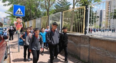 Kayseri Talas'ta sevimli ve güvenli okul geçitleri