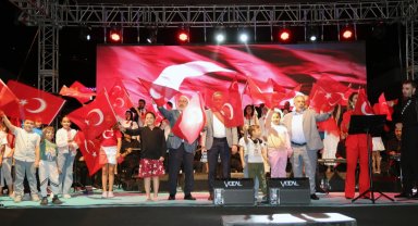 Kayseri Talas'ta Zafer Haftası türkülerle şenlendi