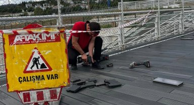 Kocaeli Şehir Hastanesi üst geçidinde hummalı çalışma