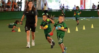 Kocaeli'de kadın futboluna anlamlı destek